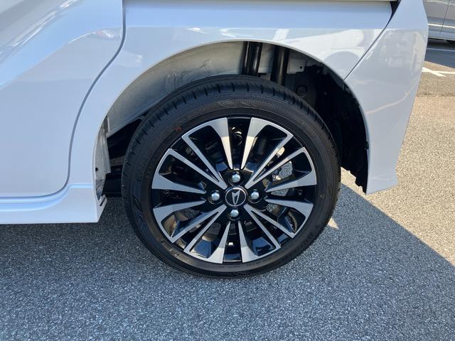 タントカスタムＲＳ　４ＷＤ　純正ナビ　パノラマモニタースマートアシスト・ＬＥＤヘッドライト・１５インチアルミホイール・両側パワースライドドア・ＵＳＢソケット・運転席助手席シートヒーター・レザー調Ｘフルファブリックシート・本革巻ステアリングホイール（山梨県）の中古車