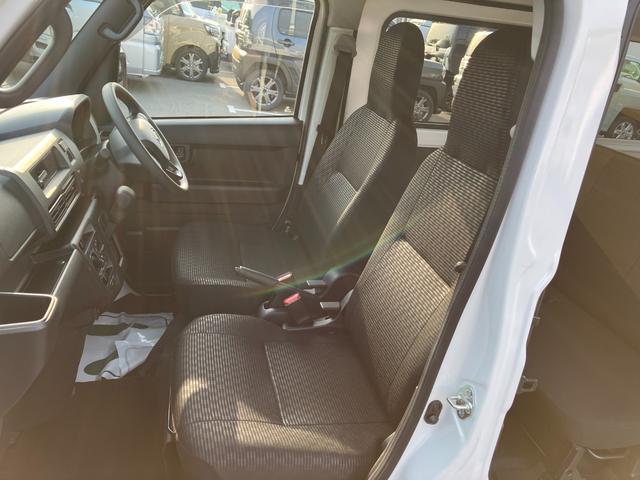 ハイゼットカーゴデラックス　４ＷＤ　ＣＶＴ　ＡＭ／ＦＭラジオデッキスマートアシスト・コーナーセンサー・３モード電子制御４ＷＤ（ＣＶＴ車）・荷室長１，９１５ｍｍ・荷室幅１，４１０ｍｍ・荷室高１，２５０ｍｍ・ハロゲンヘッドランプ・マニュアルエアコン（山梨県）の中古車
