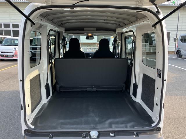 ハイゼットカーゴデラックス　４ＷＤ　ＣＶＴ　ＡＭ／ＦＭラジオデッキスマートアシスト・コーナーセンサー・３モード電子制御４ＷＤ（ＣＶＴ車）・荷室長１，９１５ｍｍ・荷室幅１，４１０ｍｍ・荷室高１，２５０ｍｍ・ハロゲンヘッドランプ・マニュアルエアコン（山梨県）の中古車