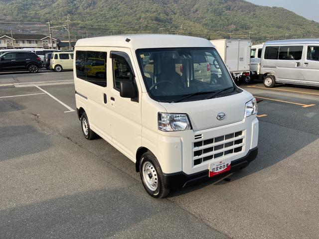 ハイゼットカーゴデラックス　４ＷＤ　ＣＶＴ　ＡＭ／ＦＭラジオデッキスマートアシスト・コーナーセンサー・３モード電子制御４ＷＤ（ＣＶＴ車）・荷室長１，９１５ｍｍ・荷室幅１，４１０ｍｍ・荷室高１，２５０ｍｍ・ハロゲンヘッドランプ・マニュアルエアコン（山梨県）の中古車