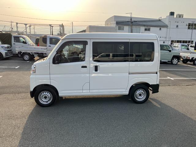 ハイゼットカーゴデラックス　４ＷＤ　ＣＶＴ　ＡＭ／ＦＭラジオデッキスマートアシスト・コーナーセンサー・３モード電子制御４ＷＤ（ＣＶＴ車）・荷室長１，９１５ｍｍ・荷室幅１，４１０ｍｍ・荷室高１，２５０ｍｍ・ハロゲンヘッドランプ・マニュアルエアコン（山梨県）の中古車