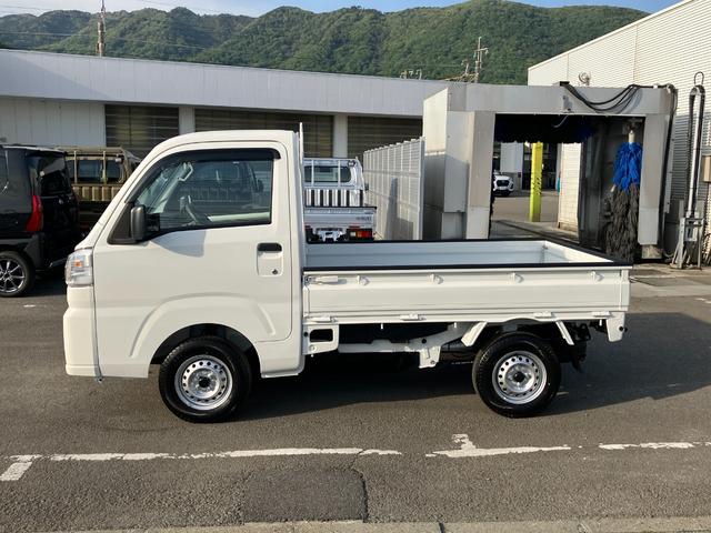 ハイゼットトラックスタンダード　４ＷＤ　ＭＴ　ＡＭ／ＦＭラジオデッキスマートアシスト・荷台フロア長２，０３０ｍｍ・荷台幅１，４１０ｍｍ・防錆鋼鈑・ハロゲンヘッドランプ・マニュアルエアコン（山梨県）の中古車