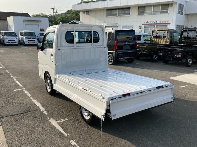 ハイゼットトラックスタンダード　４ＷＤ　ＭＴ　ＡＭ／ＦＭラジオデッキスマートアシスト・荷台フロア長２，０３０ｍｍ・荷台幅１，４１０ｍｍ・防錆鋼鈑・ハロゲンヘッドランプ・マニュアルエアコン（山梨県）の中古車