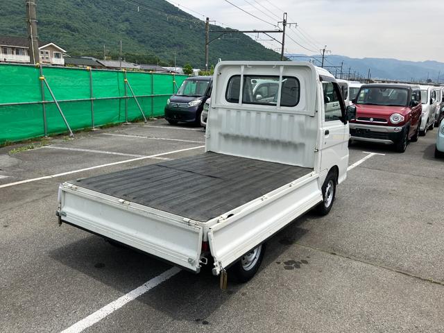 ハイゼットトラックエアコン・パワステ　スペシャル　４ＷＤ　ＭＴ（山梨県）の中古車