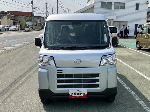 ハイゼットカーゴデラックス　４ＷＤ　ＣＶＴ　ＡＭ／ＦＭラジオデッキスマートアシスト・コーナーセンサー・３モード電子制御４ＷＤ（ＣＶＴ車）・荷室長１，９１５ｍｍ・荷室幅１，４１０ｍｍ・荷室高１，２５０ｍｍ・ハロゲンヘッドランプ・マニュアルエアコン（山梨県）の中古車