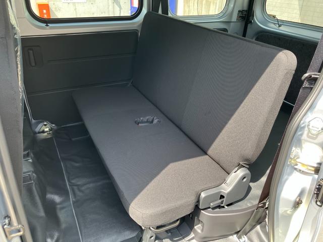 ハイゼットカーゴデラックス　４ＷＤ　ＣＶＴ　ＡＭ／ＦＭラジオデッキスマートアシスト・コーナーセンサー・３モード電子制御４ＷＤ（ＣＶＴ車）・荷室長１，９１５ｍｍ・荷室幅１，４１０ｍｍ・荷室高１，２５０ｍｍ・ハロゲンヘッドランプ・マニュアルエアコン（山梨県）の中古車