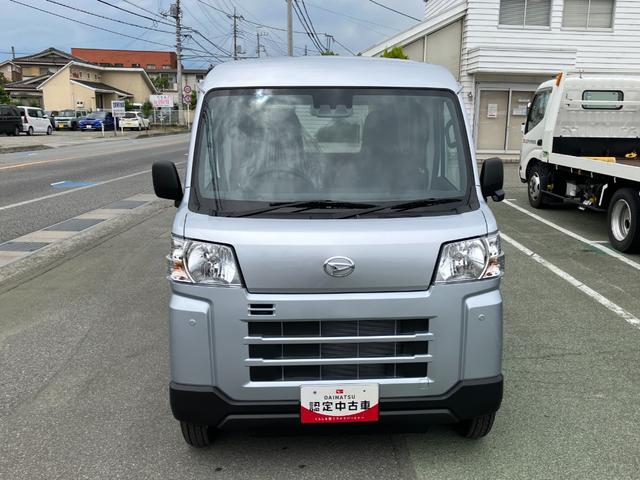 ハイゼットカーゴデラックス　４ＷＤ　ＣＶＴ　ＡＭ／ＦＭラジオデッキスマートアシスト・コーナーセンサー・３モード電子制御４ＷＤ（ＣＶＴ車）・荷室長１，９１５ｍｍ・荷室幅１，４１０ｍｍ・荷室高１，２５０ｍｍ・ハロゲンヘッドランプ・マニュアルエアコン（山梨県）の中古車
