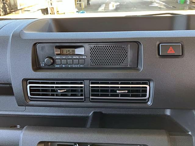 ハイゼットトラックジャンボスタンダード　４ＷＤ　ＣＶＴスマートアシスト・コーナーセンサー・切り替え式４ＷＤ（ＣＶＴ車）・荷台フロア長１，９９０ｍｍ・荷台長１，６５０ｍｍ・荷台幅１，４１０ｍｍ・マニュアルエアコン（山梨県）の中古車