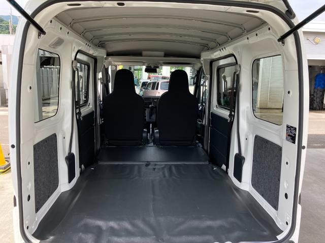 ハイゼットカーゴＤＸ　４ＷＤ　ＣＶＴＡＭ／ＦＭラジオデッキスマートアシスト・コーナーセンサー・３モード電子制御４ＷＤ（ＣＶＴ車）・荷室長１，９１５ｍｍ・荷室幅１，４１０ｍｍ・荷室高１，２５０ｍｍ・ハロゲンヘッドランプ・マニュアルエアコン（山梨県）の中古車