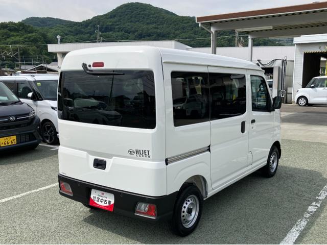 ハイゼットカーゴＤＸ　４ＷＤ　ＣＶＴＡＭ／ＦＭラジオデッキスマートアシスト・コーナーセンサー・３モード電子制御４ＷＤ（ＣＶＴ車）・荷室長１，９１５ｍｍ・荷室幅１，４１０ｍｍ・荷室高１，２５０ｍｍ・ハロゲンヘッドランプ・マニュアルエアコン（山梨県）の中古車