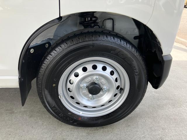 ハイゼットカーゴＤＸ　４ＷＤ　ＣＶＴＡＭ／ＦＭラジオデッキスマートアシスト・コーナーセンサー・３モード電子制御４ＷＤ（ＣＶＴ車）・荷室長１，９１５ｍｍ・荷室幅１，４１０ｍｍ・荷室高１，２５０ｍｍ・ハロゲンヘッドランプ・マニュアルエアコン（山梨県）の中古車