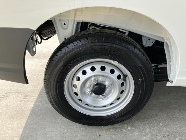 ハイゼットカーゴＤＸ　４ＷＤ　ＣＶＴＡＭ／ＦＭラジオデッキスマートアシスト・コーナーセンサー・３モード電子制御４ＷＤ（ＣＶＴ車）・荷室長１，９１５ｍｍ・荷室幅１，４１０ｍｍ・荷室高１，２５０ｍｍ・ハロゲンヘッドランプ・マニュアルエアコン（山梨県）の中古車