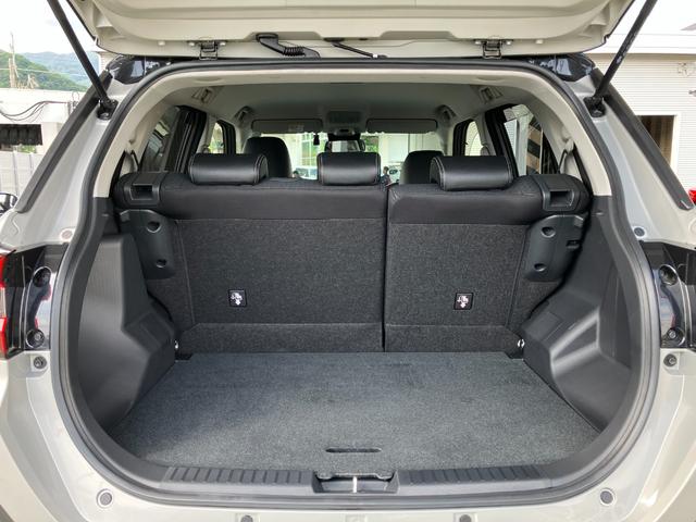 ロッキープレミアムＧ　ＨＥＶ　９インチプレミアムナビ　ＥＴＣスマートアシスト・コーナーセンサー・ハイブリッド専用１７インチアルミ・ＬＥＤヘッドランプ・（自動消灯システム）・シーケンシャルターンランプ・オートエアコン・運転席助手席シートヒーター（山梨県）の中古車