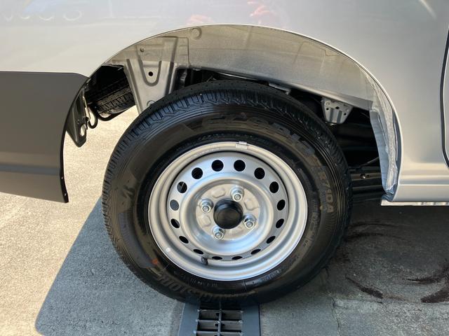 ハイゼットカーゴＤＸ　４ＷＤ　ＣＶＴ　ＡＭ／ＦＭラジオデッキスマートアシスト・コーナーセンサー・３モード電子制御４ＷＤ（ＣＶＴ車）・荷室長１，９１５ｍｍ・荷室幅１，４１０ｍｍ・荷室高１，２５０ｍｍ・ハロゲンヘッドランプ・マニュアルエアコン（山梨県）の中古車