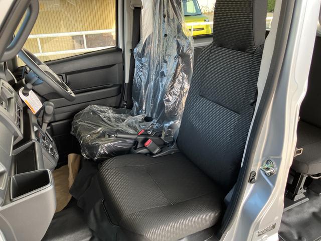 ハイゼットカーゴＤＸ　ＡＭ／ＦＭラジオデッキ　ＣＶＴ　４ＷＤスマートアシスト・コーナーセンサー・３モード電子制御４ＷＤ（ＣＶＴ車）・荷室長１，９１５ｍｍ・荷室幅１，４１０ｍｍ・荷室高１，２５０ｍｍ・ハロゲンヘッドランプ・マニュアルエアコン（山梨県）の中古車