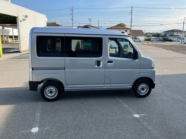 ハイゼットカーゴＤＸ　ＡＭ／ＦＭラジオデッキ　ＣＶＴ　４ＷＤスマートアシスト・コーナーセンサー・３モード電子制御４ＷＤ（ＣＶＴ車）・荷室長１，９１５ｍｍ・荷室幅１，４１０ｍｍ・荷室高１，２５０ｍｍ・ハロゲンヘッドランプ・マニュアルエアコン（山梨県）の中古車