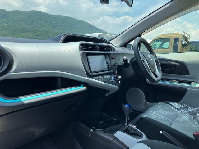 アクアＳ　純正ナビゲーション　社外ドライブレコーダー　社外アルミナビ　１オーナー　運転席エアバック　ＡＢＳ　パワーウィンドウ　オートエアコン　電動格納ドアミラー（山梨県）の中古車