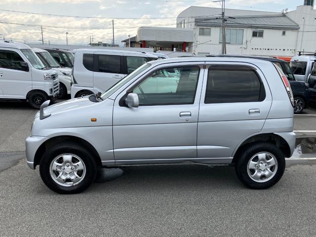 テリオスキッドＬ　４ＷＤ　左側面下・ルーフ凹み有（山梨県）の中古車