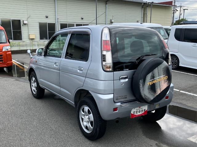 テリオスキッドＬ　４ＷＤ　左側面下・ルーフ凹み有（山梨県）の中古車