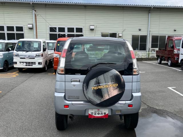 テリオスキッドＬ　４ＷＤ　左側面下・ルーフ凹み有（山梨県）の中古車