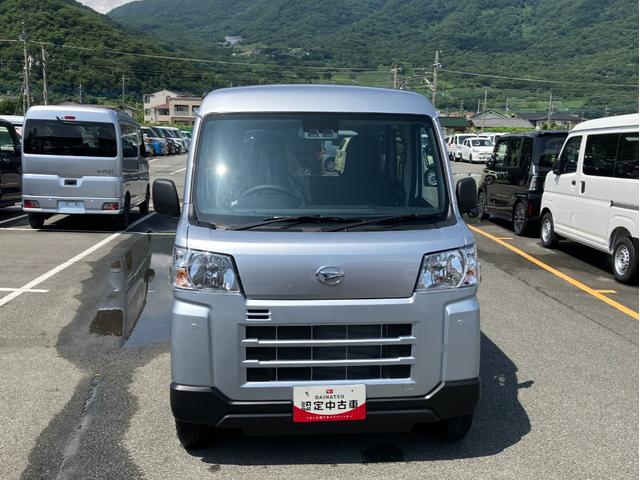 ハイゼットカーゴデラックス　４ＷＤ　ＣＶＴ　ＡＭ／ＦＭラジオデッキスマートアシスト・コーナーセンサー・３モード電子制御４ＷＤ（ＣＶＴ車）・荷室長１，９１５ｍｍ・荷室幅１，４１０ｍｍ・荷室高１，２５０ｍｍ・ハロゲンヘッドランプ・マニュアルエアコン（山梨県）の中古車