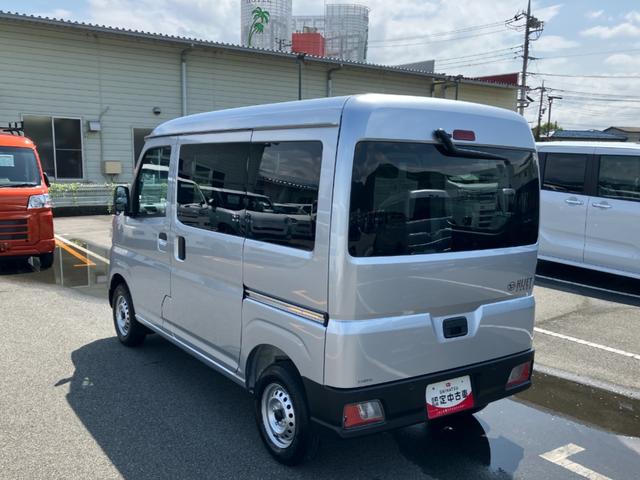ハイゼットカーゴデラックス　４ＷＤ　ＣＶＴ　ＡＭ／ＦＭラジオデッキスマートアシスト・コーナーセンサー・３モード電子制御４ＷＤ（ＣＶＴ車）・荷室長１，９１５ｍｍ・荷室幅１，４１０ｍｍ・荷室高１，２５０ｍｍ・ハロゲンヘッドランプ・マニュアルエアコン（山梨県）の中古車