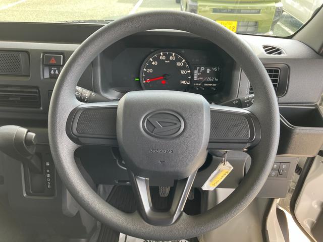 ハイゼットカーゴデラックス　４ＷＤ　ＣＶＴ　ＡＭ／ＦＭラジオデッキスマートアシスト・コーナーセンサー・３モード電子制御４ＷＤ（ＣＶＴ車）・荷室長１，９１５ｍｍ・荷室幅１，４１０ｍｍ・荷室高１，２５０ｍｍ・ハロゲンヘッドランプ・マニュアルエアコン（山梨県）の中古車