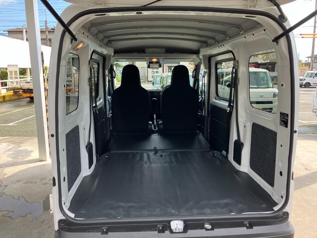 ハイゼットカーゴデラックス　４ＷＤ　ＣＶＴ　ＡＭ／ＦＭラジオデッキスマートアシスト・コーナーセンサー・３モード電子制御４ＷＤ（ＣＶＴ車）・荷室長１，９１５ｍｍ・荷室幅１，４１０ｍｍ・荷室高１，２５０ｍｍ・ハロゲンヘッドランプ・マニュアルエアコン（山梨県）の中古車