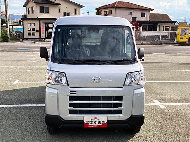 ハイゼットカーゴデラックス　４ＷＤ　ＣＶＴ　ＡＭ／ＦＭラジオデッキスマートアシスト・コーナーセンサー・３モード電子制御４ＷＤ（ＣＶＴ車）・荷室長１，９１５ｍｍ・荷室幅１，４１０ｍｍ・荷室高１，２５０ｍｍ・ハロゲンヘッドランプ・マニュアルエアコン（山梨県）の中古車