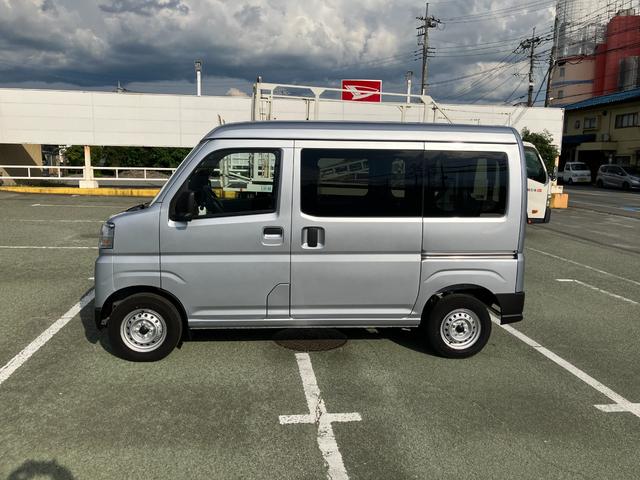 ハイゼットカーゴデラックス　４ＷＤ　ＣＶＴ　ＡＭ／ＦＭラジオデッキスマートアシスト・コーナーセンサー・３モード電子制御４ＷＤ（ＣＶＴ車）・荷室長１，９１５ｍｍ・荷室幅１，４１０ｍｍ・荷室高１，２５０ｍｍ・ハロゲンヘッドランプ・マニュアルエアコン（山梨県）の中古車