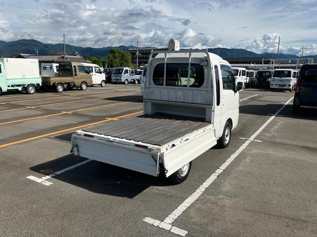 ハイゼットトラックジャンボ　４ＷＤ　ＡＴ切替式４ＷＤ　運転席エアバック　ワンオーナー車　ＡＢＳ　衝突回避（山梨県）の中古車