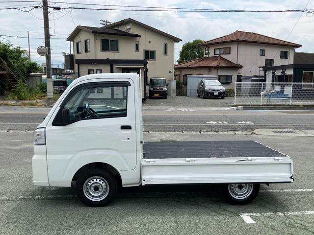 ハイゼットトラックスタンダード　４ＷＤ　ＣＶＴ　ＡＭ／ＦＭラジオデッキスマートアシスト・切り替え式４ＷＤ（ＣＶＴ車）・荷台フロア長２，０３０ｍｍ・荷台幅１，４１０ｍｍ・防錆鋼鈑・ハロゲンヘッドランプ・マニュアルエアコン（山梨県）の中古車