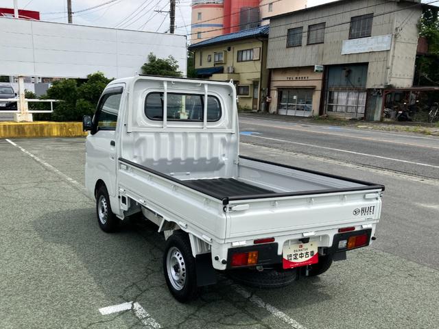 ハイゼットトラックスタンダード　４ＷＤ　ＣＶＴ　ＡＭ／ＦＭラジオデッキスマートアシスト・切り替え式４ＷＤ（ＣＶＴ車）・荷台フロア長２，０３０ｍｍ・荷台幅１，４１０ｍｍ・防錆鋼鈑・ハロゲンヘッドランプ・マニュアルエアコン（山梨県）の中古車