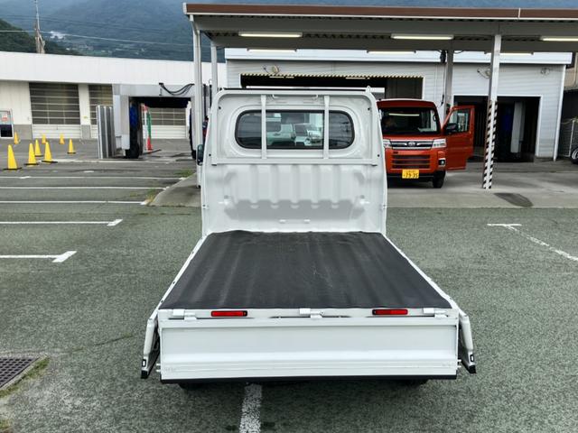 ハイゼットトラックスタンダード　４ＷＤ　ＭＴ　ＡＭ／ＦＭラジオデッキ（山梨県）の中古車