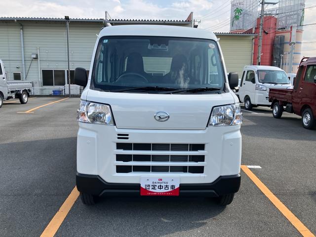 ハイゼットカーゴデラックス　４ＷＤ　ＣＶＴ　ＡＭ／ＦＭラジオデッキスマートアシスト・コーナーセンサー・３モード電子制御４ＷＤ（ＣＶＴ車）・荷室長１，９１５ｍｍ・荷室幅１，４１０ｍｍ・荷室高１，２５０ｍｍ・ハロゲンヘッドランプ・マニュアルエアコン（山梨県）の中古車