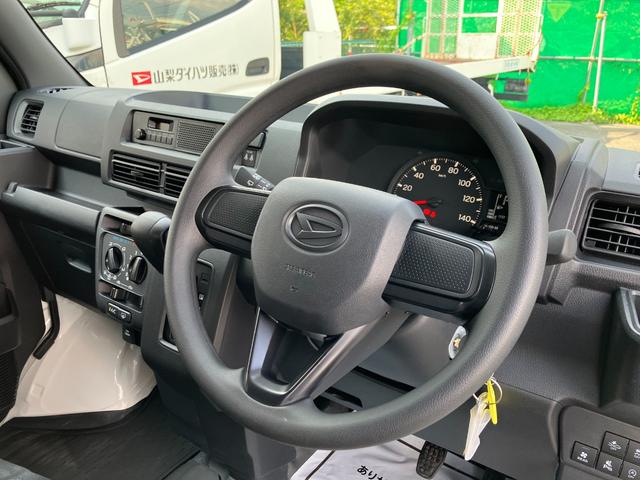 ハイゼットカーゴデラックス　４ＷＤ　ＣＶＴ　ＡＭ／ＦＭラジオデッキスマートアシスト・コーナーセンサー・３モード電子制御４ＷＤ（ＣＶＴ車）・荷室長１，９１５ｍｍ・荷室幅１，４１０ｍｍ・荷室高１，２５０ｍｍ・ハロゲンヘッドランプ・マニュアルエアコン（山梨県）の中古車