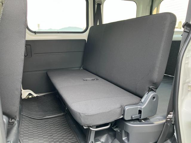 ハイゼットカーゴデラックス　４ＷＤ　ＣＶＴ　ＡＭ／ＦＭラジオデッキスマートアシスト・コーナーセンサー・３モード電子制御４ＷＤ（ＣＶＴ車）・荷室長１，９１５ｍｍ・荷室幅１，４１０ｍｍ・荷室高１，２５０ｍｍ・ハロゲンヘッドランプ・マニュアルエアコン（山梨県）の中古車