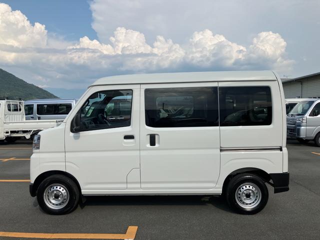 ハイゼットカーゴデラックス　４ＷＤ　ＣＶＴ　ＡＭ／ＦＭラジオデッキスマートアシスト・コーナーセンサー・３モード電子制御４ＷＤ（ＣＶＴ車）・荷室長１，９１５ｍｍ・荷室幅１，４１０ｍｍ・荷室高１，２５０ｍｍ・ハロゲンヘッドランプ・マニュアルエアコン（山梨県）の中古車