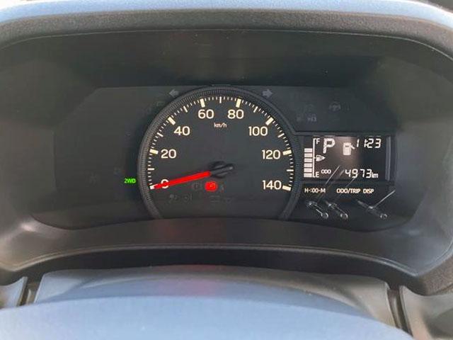 ハイゼットカーゴデラックス　４ＷＤ　ＣＶＴ　ＡＭ／ＦＭラジオデッキスマートアシスト・コーナーセンサー・３モード電子制御４ＷＤ（ＣＶＴ車）・荷室長１，９１５ｍｍ・荷室幅１，４１０ｍｍ・荷室高１，２５０ｍｍ・ハロゲンヘッドランプ・マニュアルエアコン（山梨県）の中古車