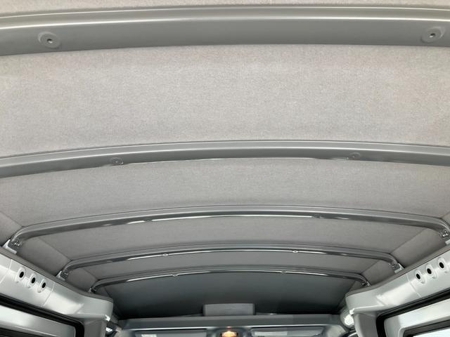 ハイゼットカーゴデラックス　４ＷＤ　ＣＶＴ　ＡＭ／ＦＭラジオデッキスマートアシスト・コーナーセンサー・３モード電子制御４ＷＤ（ＣＶＴ車）・荷室長１，９１５ｍｍ・荷室幅１，４１０ｍｍ・荷室高１，２５０ｍｍ・ハロゲンヘッドランプ・マニュアルエアコン（山梨県）の中古車