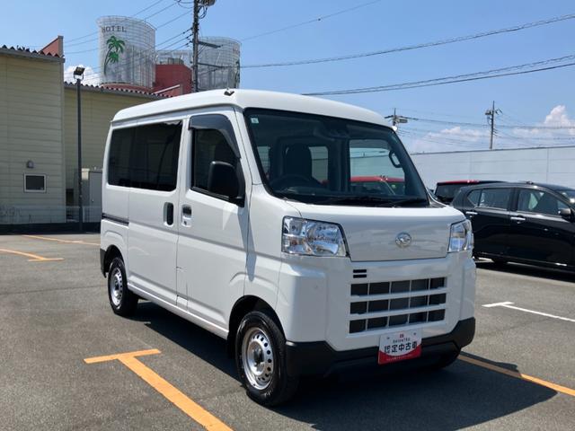 ハイゼットカーゴデラックス　４ＷＤ　ＣＶＴ　ＡＭ／ＦＭラジオデッキスマートアシスト・コーナーセンサー・３モード電子制御４ＷＤ（ＣＶＴ車）・荷室長１，９１５ｍｍ・荷室幅１，４１０ｍｍ・荷室高１，２５０ｍｍ・ハロゲンヘッドランプ・マニュアルエアコン（山梨県）の中古車