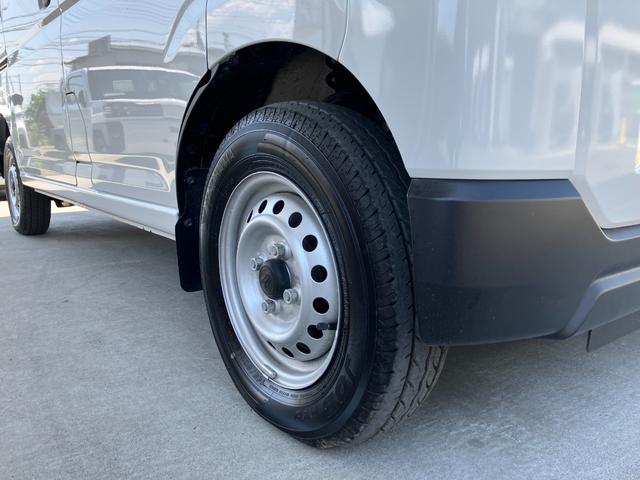 ハイゼットカーゴデラックス　４ＷＤ　ＣＶＴ　ＡＭ／ＦＭラジオデッキスマートアシスト・コーナーセンサー・３モード電子制御４ＷＤ（ＣＶＴ車）・荷室長１，９１５ｍｍ・荷室幅１，４１０ｍｍ・荷室高１，２５０ｍｍ・ハロゲンヘッドランプ・マニュアルエアコン（山梨県）の中古車