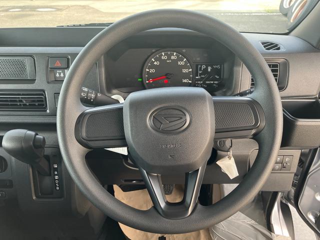 ハイゼットカーゴデラックス 4WD CVTAM/FMラジオデッキスマートアシスト・コーナーセンサー・3モード電子制御4WD(CVT車)・荷室長1,915mm・荷室幅1,410mm・荷室高1,250mm・ハロゲンヘッドランプ・マニュアルエアコン(山梨県)の中古車