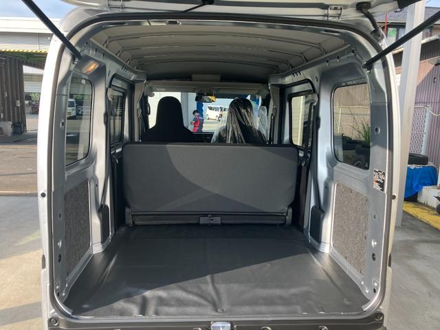 ハイゼットカーゴデラックス 4WD CVTAM/FMラジオデッキスマートアシスト・コーナーセンサー・3モード電子制御4WD(CVT車)・荷室長1,915mm・荷室幅1,410mm・荷室高1,250mm・ハロゲンヘッドランプ・マニュアルエアコン(山梨県)の中古車