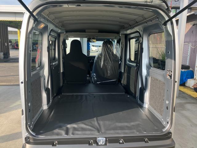 ハイゼットカーゴデラックス 4WD CVTAM/FMラジオデッキスマートアシスト・コーナーセンサー・3モード電子制御4WD(CVT車)・荷室長1,915mm・荷室幅1,410mm・荷室高1,250mm・ハロゲンヘッドランプ・マニュアルエアコン(山梨県)の中古車