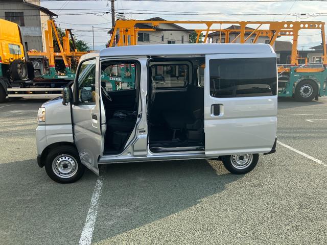 ハイゼットカーゴデラックス 4WD CVTAM/FMラジオデッキスマートアシスト・コーナーセンサー・3モード電子制御4WD(CVT車)・荷室長1,915mm・荷室幅1,410mm・荷室高1,250mm・ハロゲンヘッドランプ・マニュアルエアコン(山梨県)の中古車