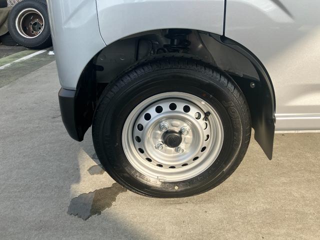 ハイゼットカーゴデラックス 4WD CVTAM/FMラジオデッキスマートアシスト・コーナーセンサー・3モード電子制御4WD(CVT車)・荷室長1,915mm・荷室幅1,410mm・荷室高1,250mm・ハロゲンヘッドランプ・マニュアルエアコン(山梨県)の中古車