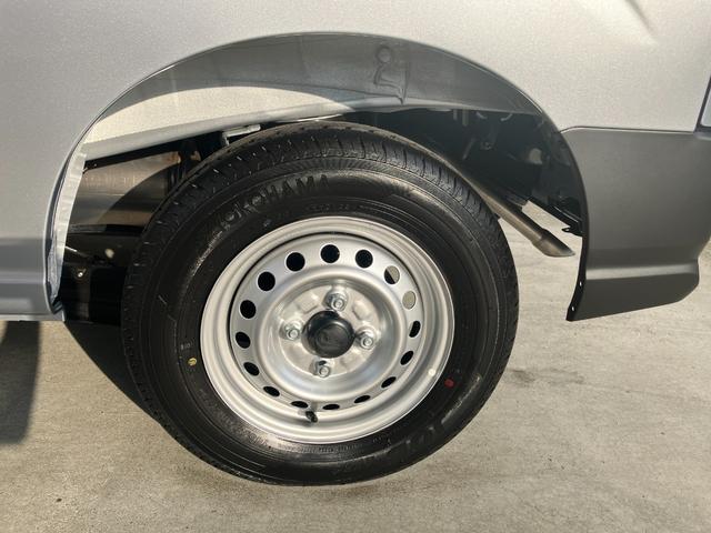 ハイゼットカーゴデラックス 4WD CVTAM/FMラジオデッキスマートアシスト・コーナーセンサー・3モード電子制御4WD(CVT車)・荷室長1,915mm・荷室幅1,410mm・荷室高1,250mm・ハロゲンヘッドランプ・マニュアルエアコン(山梨県)の中古車