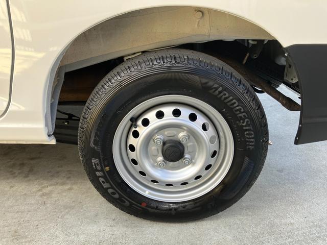 ハイゼットカーゴＤＸ　ＡＭ／ＦＭラジオデッキ　ＣＶＴ　４ＷＤスマートアシスト・コーナーセンサー・３モード電子制御４ＷＤ（ＣＶＴ車）・荷室長１，９１５ｍｍ・荷室幅１，４１０ｍｍ・荷室高１，２５０ｍｍ・ハロゲンヘッドランプ・マニュアルエアコン（山梨県）の中古車