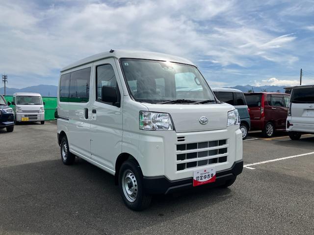 ハイゼットカーゴデラックス　４ＷＤ　ＣＶＴ　ＡＭ／ＦＭラジオデッキスマートアシスト・コーナーセンサー・３モード電子制御４ＷＤ（ＣＶＴ車）・荷室長１，９１５ｍｍ・荷室幅１，４１０ｍｍ・荷室高１，２５０ｍｍ・ハロゲンヘッドランプ・マニュアルエアコン（山梨県）の中古車